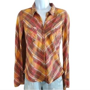Daytrip Women's Western Style Fitted Button Down Top With Topaz Buttons